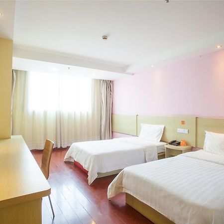 7Days Inn Qingdao Development Zone Jinshatan Номер фото